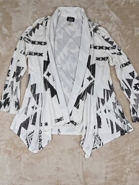 Jostar White & Black Draped Cardigan